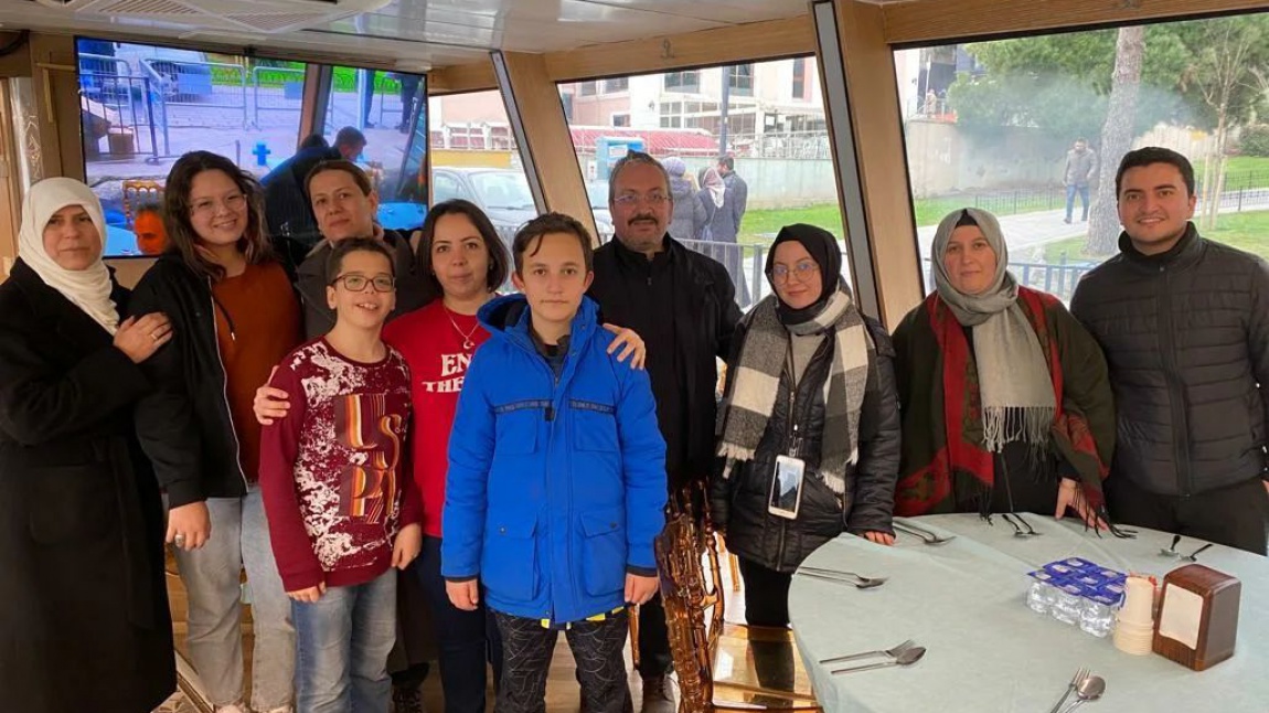 Deprem bölgesinden gelen misafirlerimizle İstanbul Boğazı Gemi Turu'ndayız.